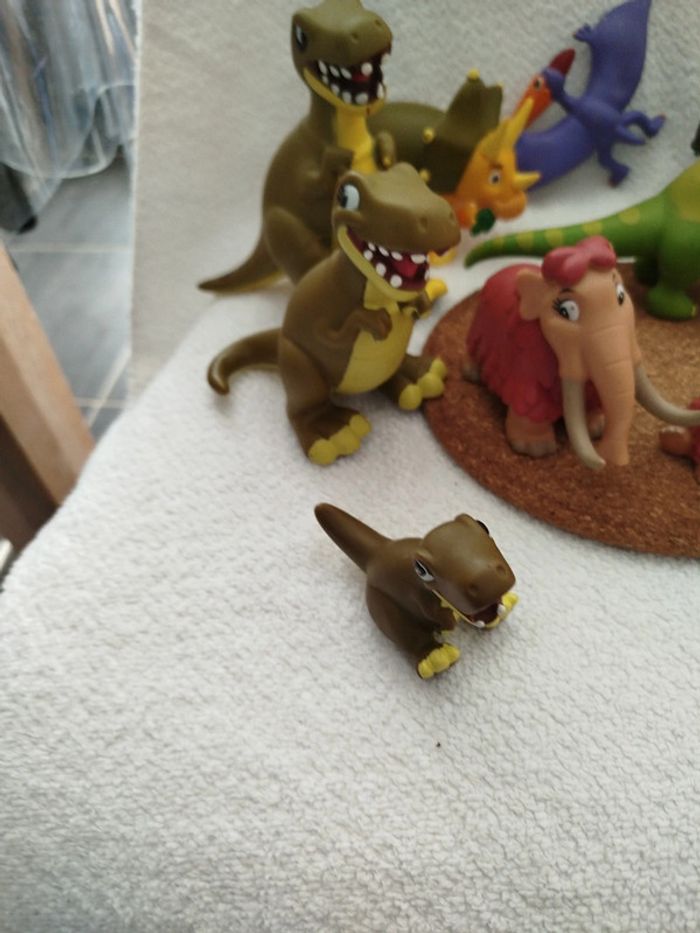 Lot de 10 dinosaures - photo numéro 7