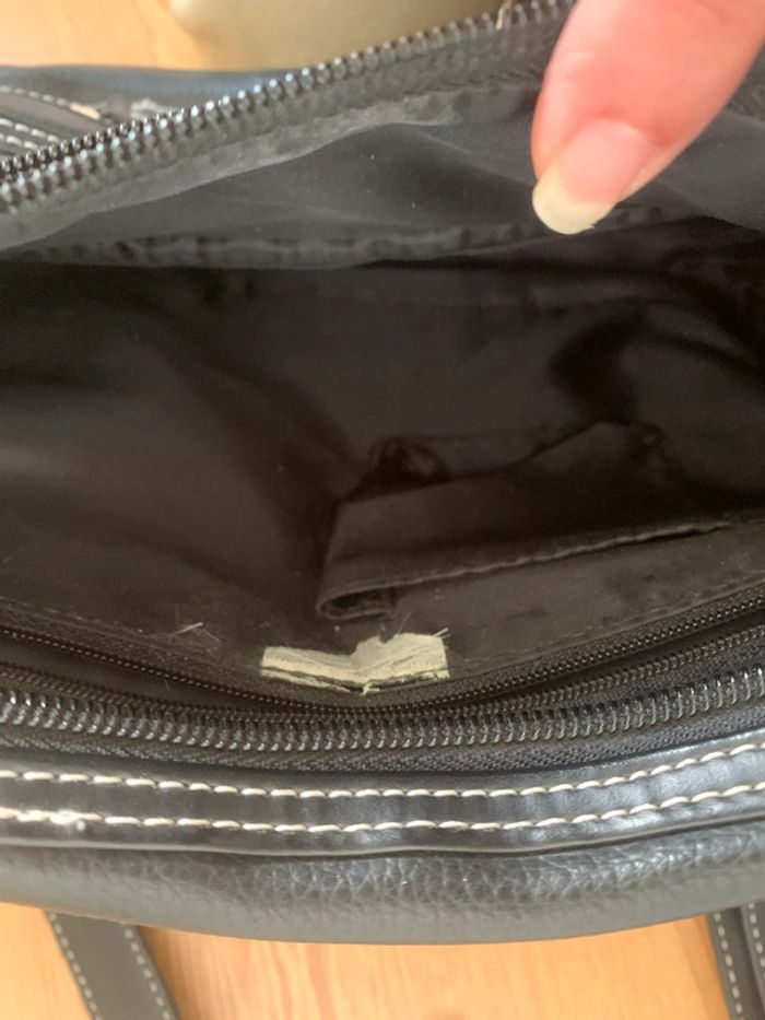 Sac à main noir très bon état - photo numéro 4