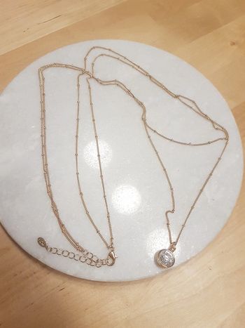 Collier sautoir doré pendentif boule cristal Moa
