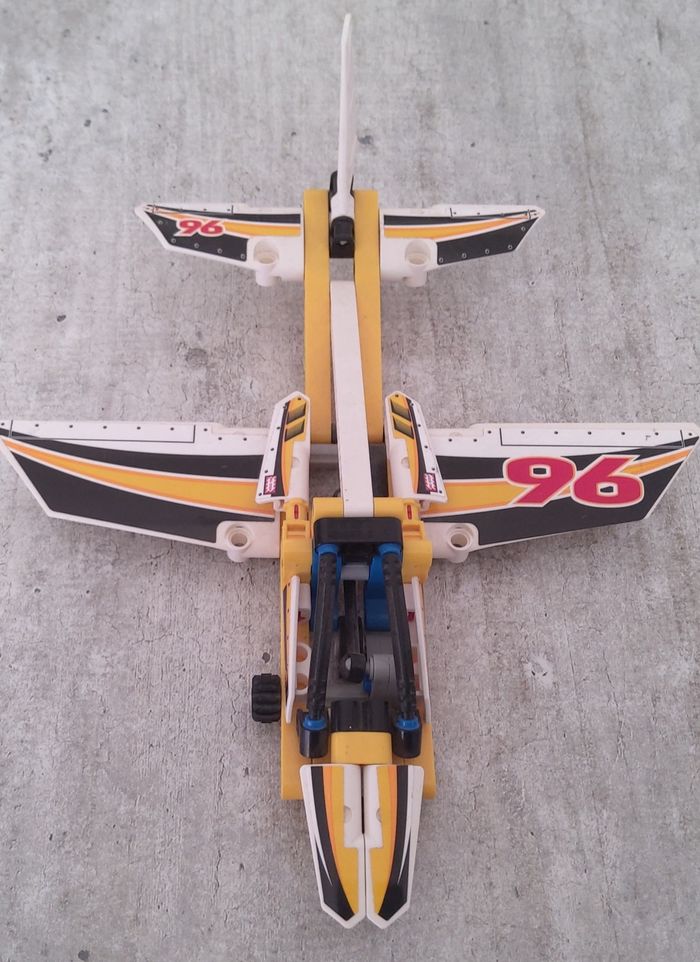 Lego   technic  42044  (  avion  ) - photo numéro 3