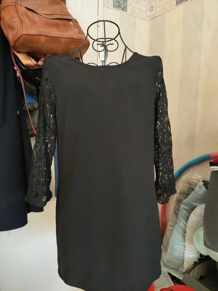 Blouse Noire manches en dentelle - photo numéro 2