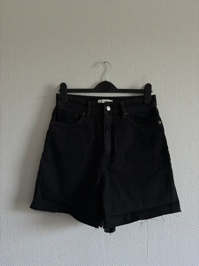 Short en jean noir - photo numéro 5