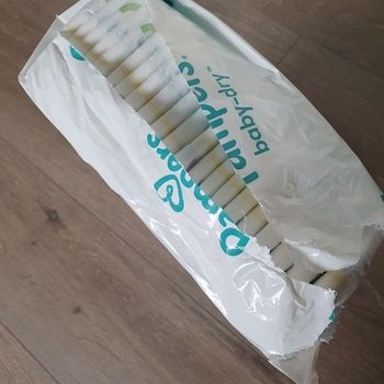 51 couches pampers baby-dry T2