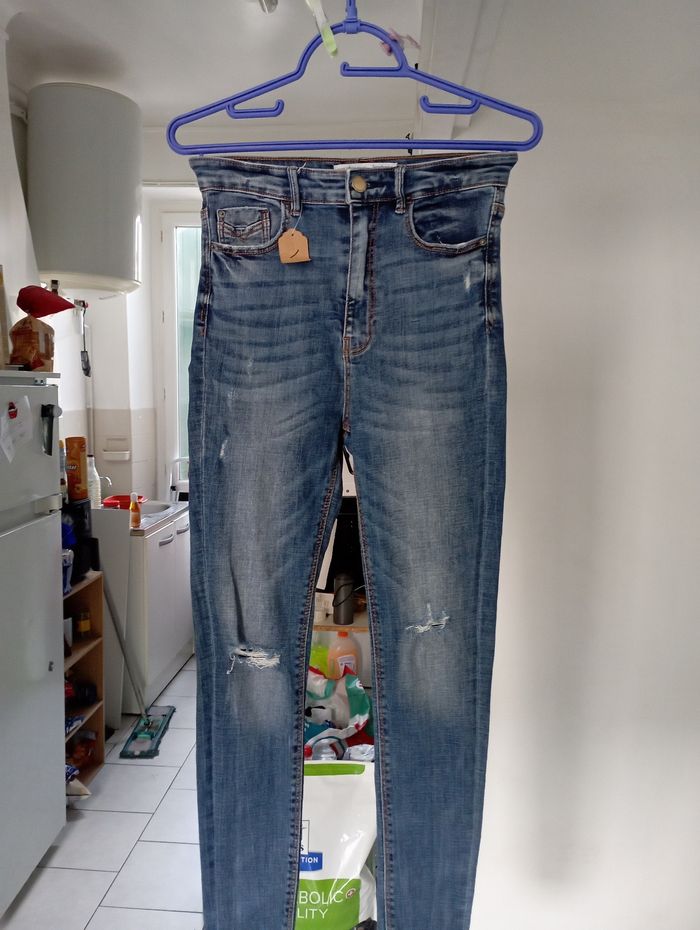 Lot  deux jeans  stradivarius taille 36