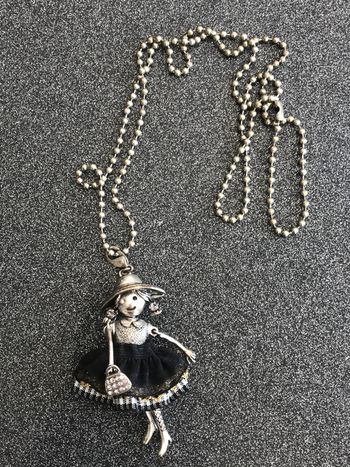 Pendentif Vintage poupée  articulée