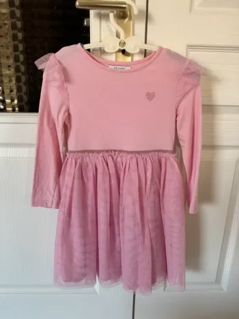 Robe manches longues pailletée Primark 6 ans en TBE