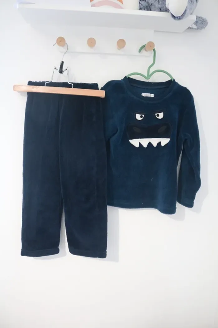Lot pyjamas automne/hiver garçon 4 ans - photo numéro 4