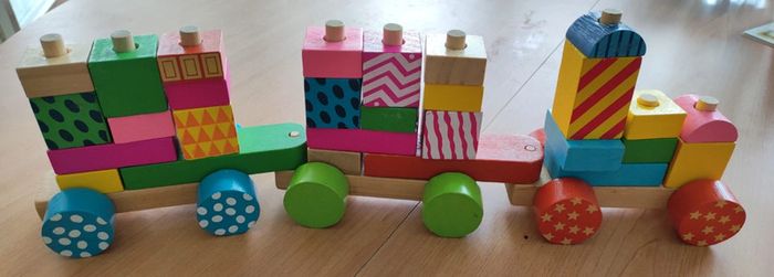 Train à construire en bois