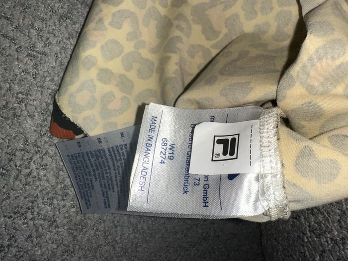 Top crop top manches courtes imprimé léopard Fila - photo numéro 4