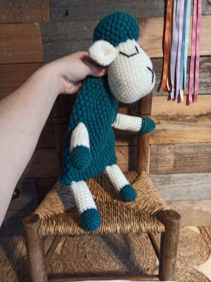 Doudou mouton tricoté cachette fait main tbe - photo numéro 4
