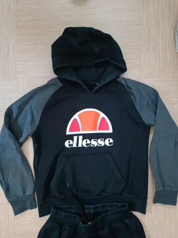 Ensemble ellesse