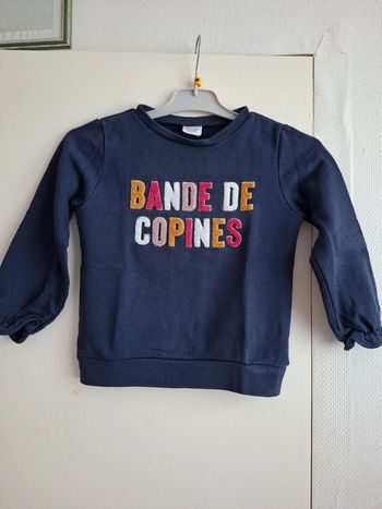 Joli sweat molleton 6 ans 🌺 tape à l'œil 🌺 très bon état