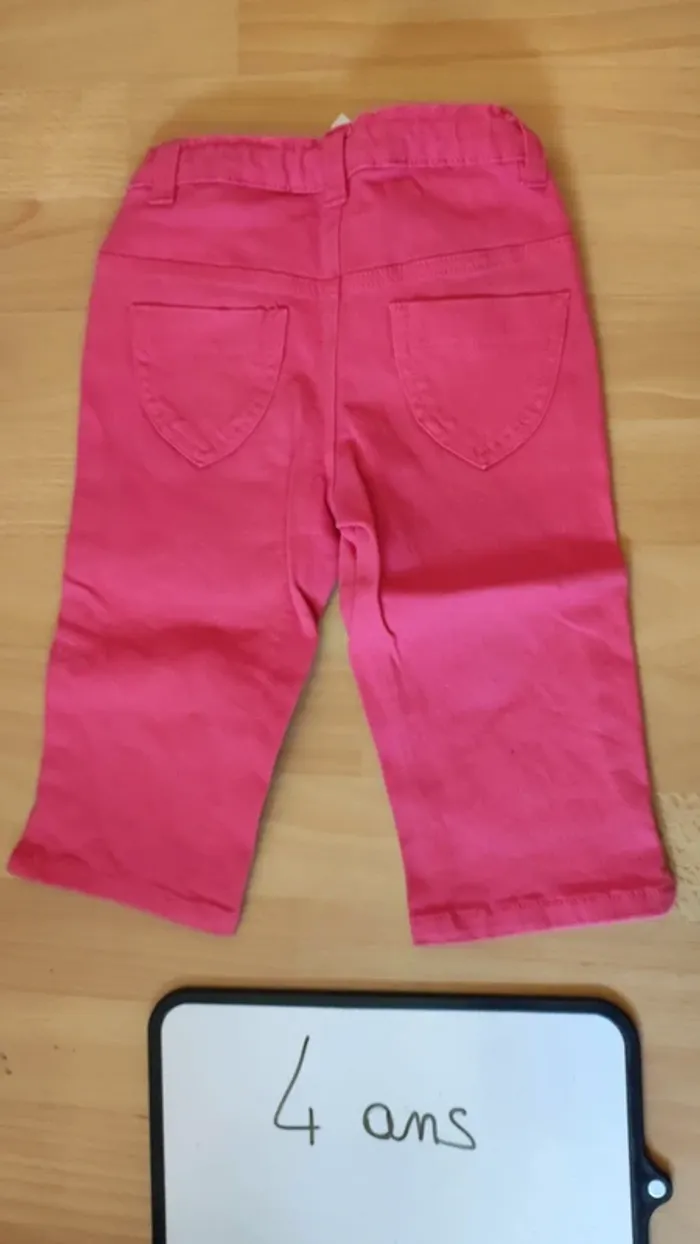 T-shirt et pantacourt taille 4 ans - photo numéro 3