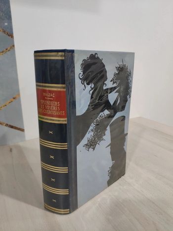 Livre grand format Splendeurs et misères des courtisanes Balzac