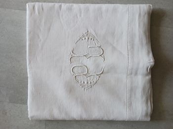 Drap plat blanc épais vintage brodé PL et bordure ajourée 2 pers