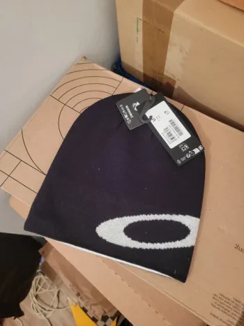 Bonnet reversible Oakley Black Eclipse