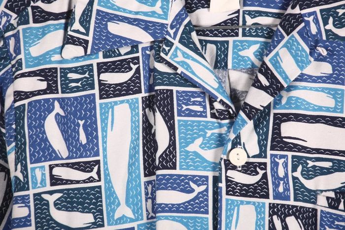 Superbe chemisette vintage 90's en viscose motif baleines et animaux marins (#240162) - photo numéro 3