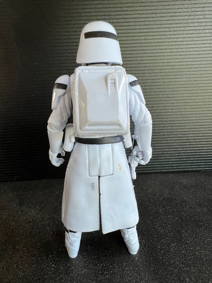 Snowtrooper du Premier Ordre - Figurine Star Wars 10cm - photo numéro 6