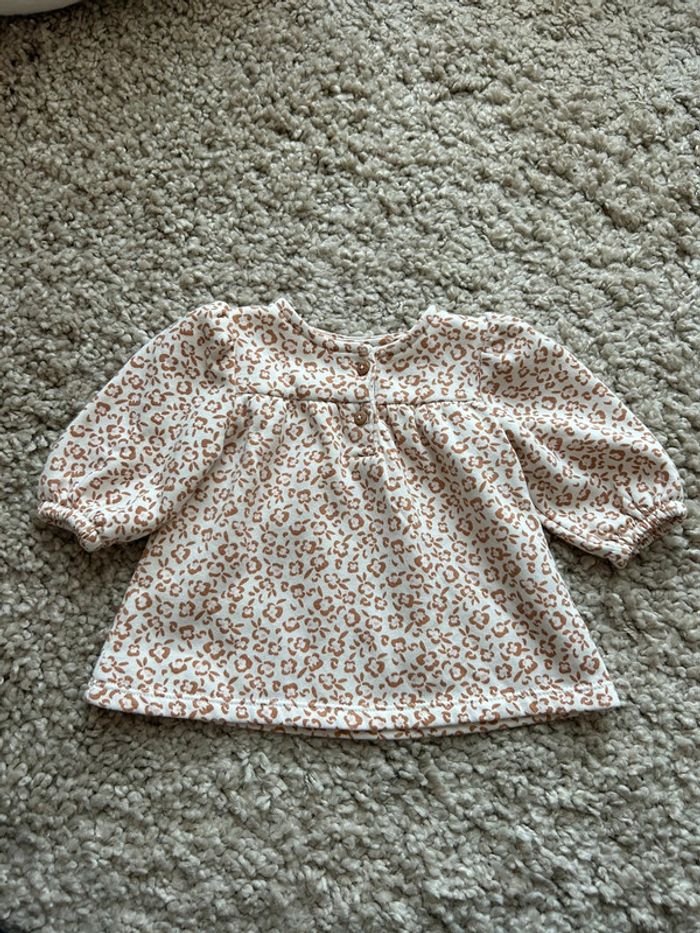Robe tape à l’œil