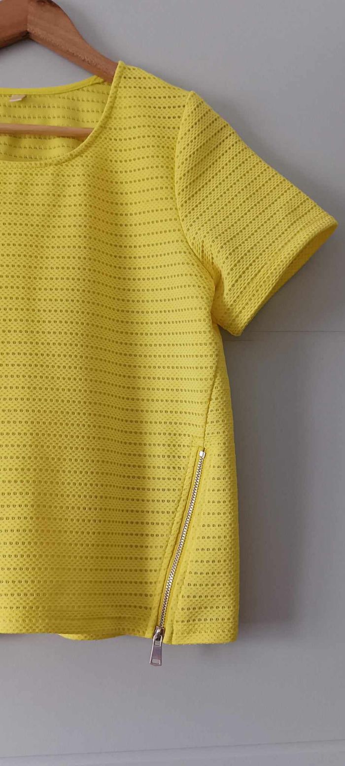 T-shirt ajouré de couleur jaune manches courtes Taille L - photo numéro 4