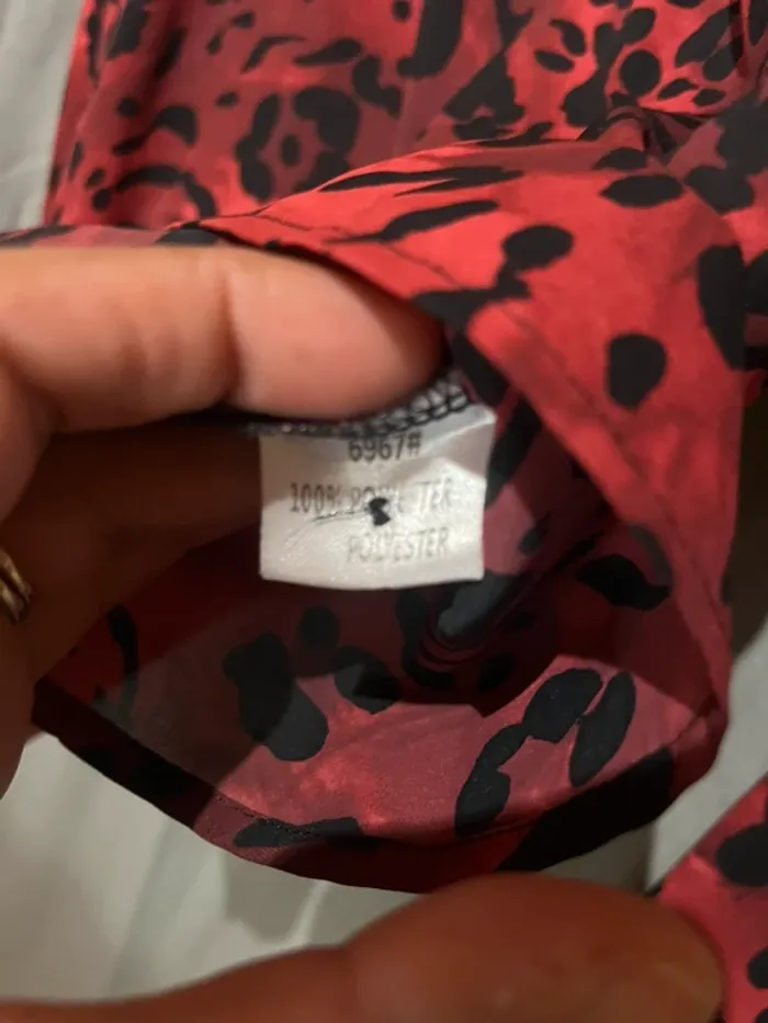 Blouse léopard rouge et noir - photo numéro 4