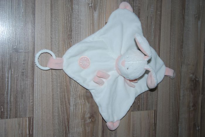 doudou lapin plat carré baby Sun rose et blanc white is white