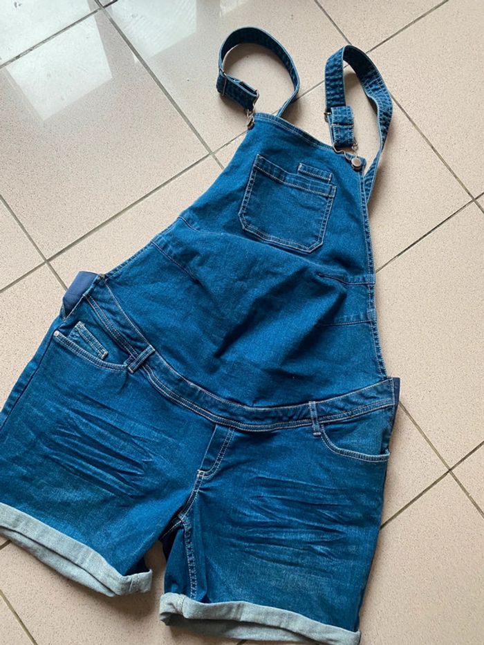 Salopette short en jean de grossesse maternité taille 44 Ob Mum neuve valeur 39,9