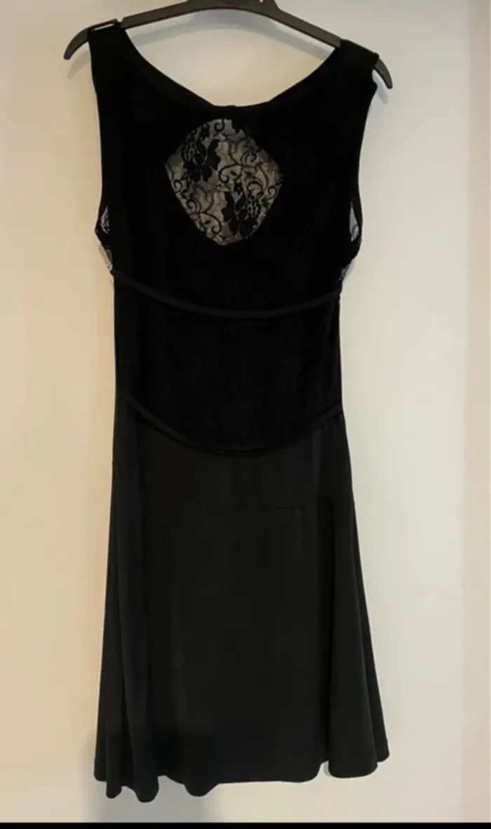 Robe noire Made in Italy dos dentelle - T.XS