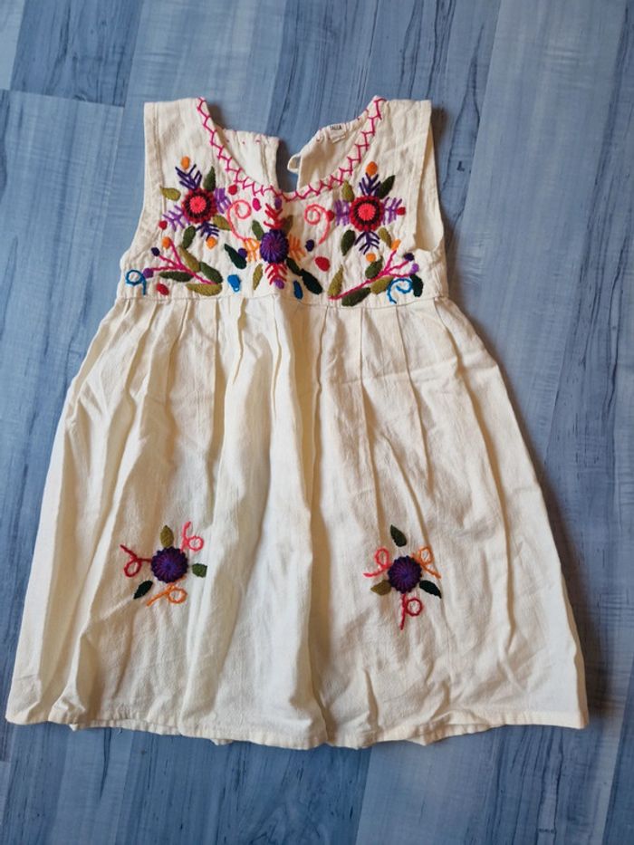 Belle robe à motifs