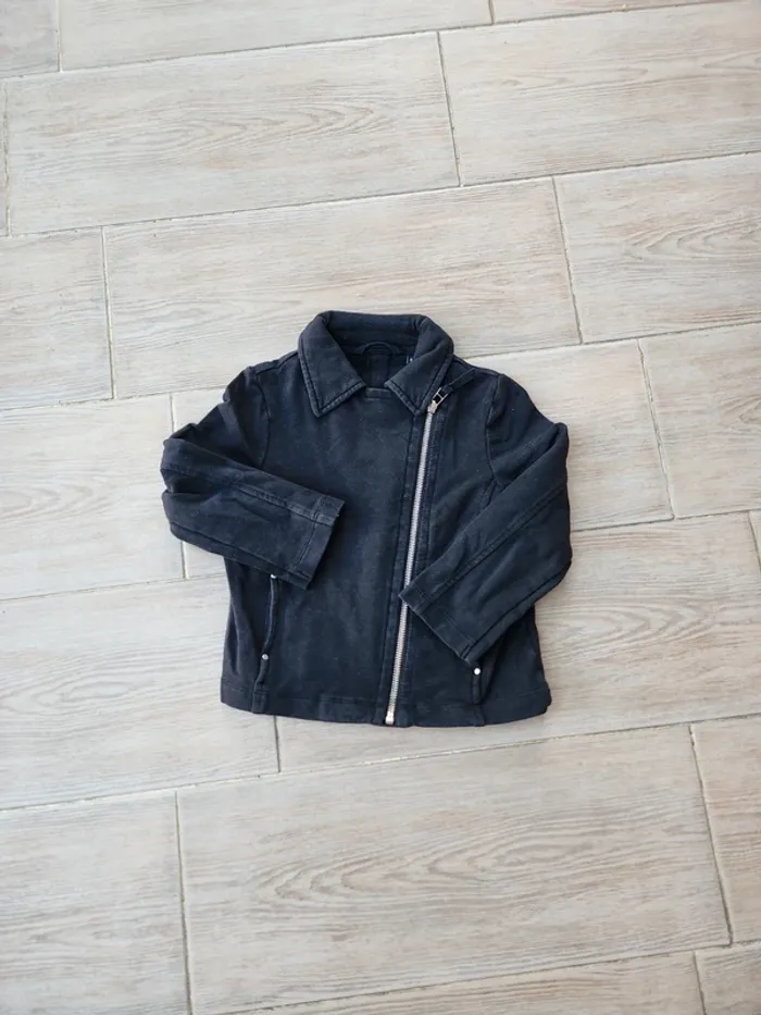 Veste zipée noire 4 ans