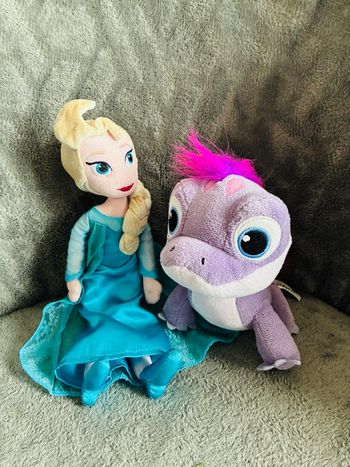Lot peluches Disney la reine des neiges 