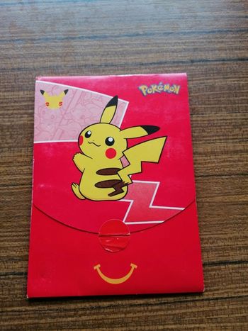 Boîte Pokémon celebration 25 ans mcdo vide