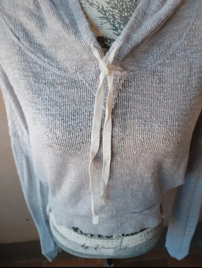 Pull fin à capuche taille XS -S - photo numéro 4