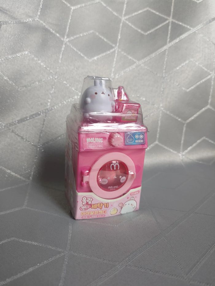 Distributeur de bonbons Molang – Mini lave-linge interactif & figurine