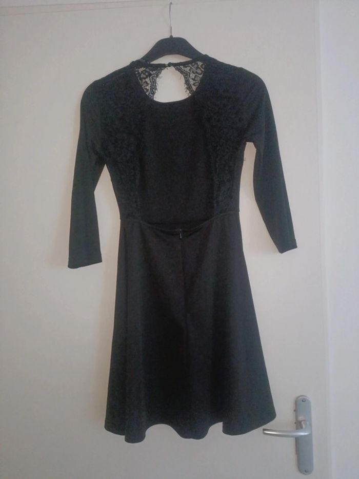 Petite robe noir dos nu dentelle shein Xs - photo numéro 2