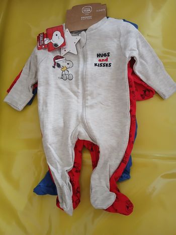lot de trois pyjamas snoopy 1 mois garcon