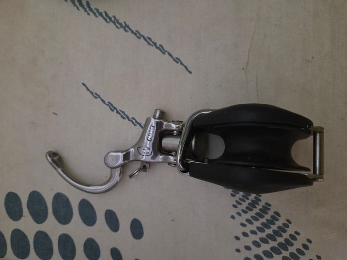 Poulie ouvrante à mousqueton WICHARD cordage max 18mm - photo numéro 3