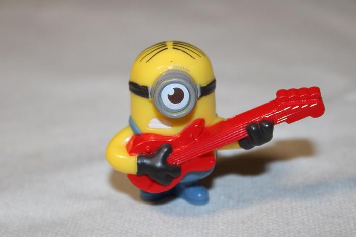 Lot figurines Minion - photo numéro 4