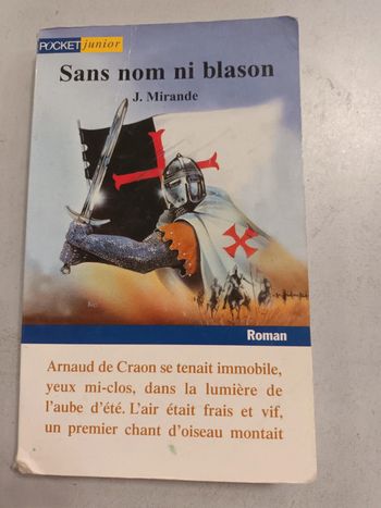 Livre sans nom ni blason