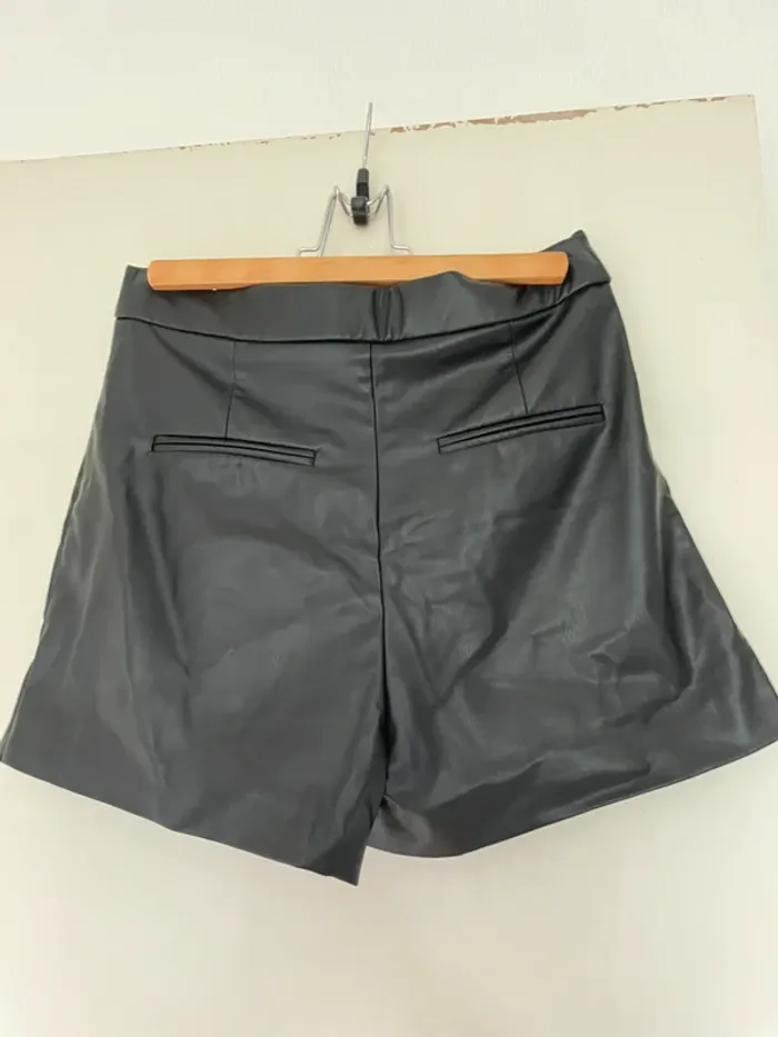 Short en cuir - photo numéro 2