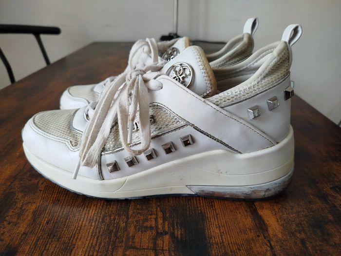 Baskets de ville T 38 Guess - photo numéro 2