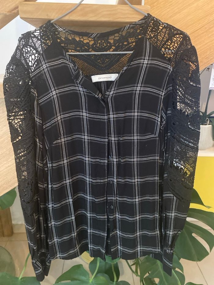 Chemise noire broderie dentelle promod