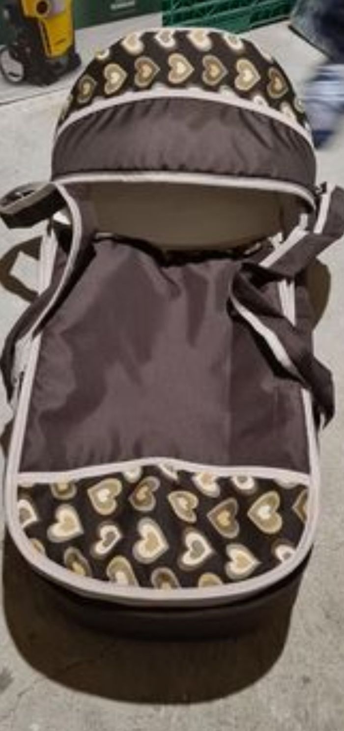 Poussette 3 en 1 très peu servie - photo numéro 8