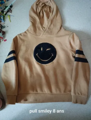 Pull smiley 8 ans