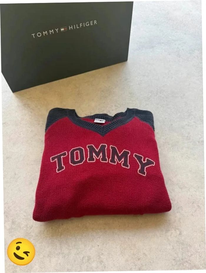 Pull Tommy Hilfiger Col V Taille L rouge Femme Women PULL188