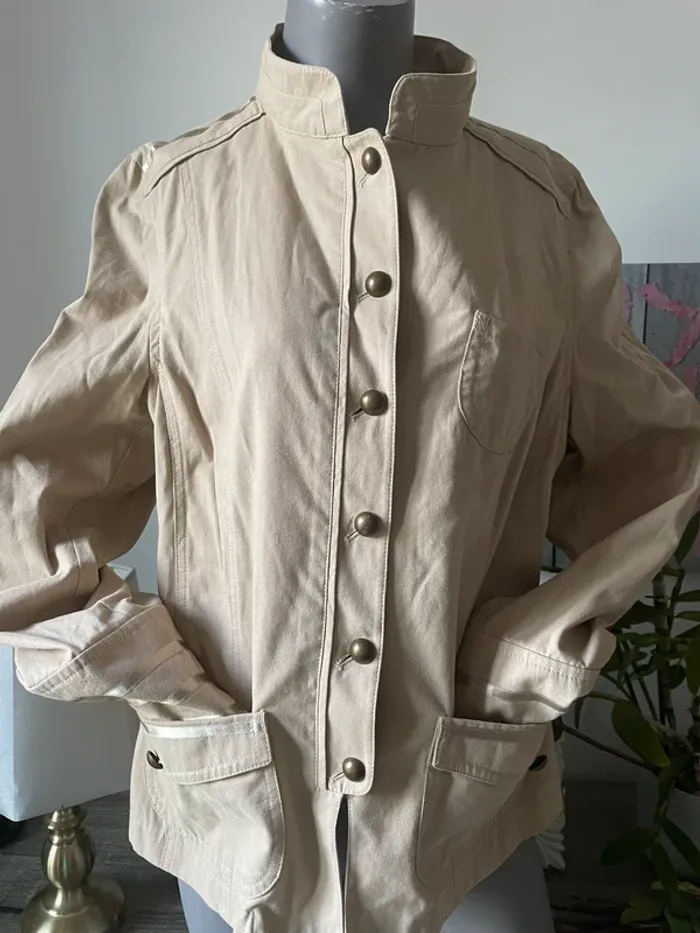 Superbe blazer en 42 de la boutique M&SMODE en excellent état avec de jolis détails - photo numéro 2