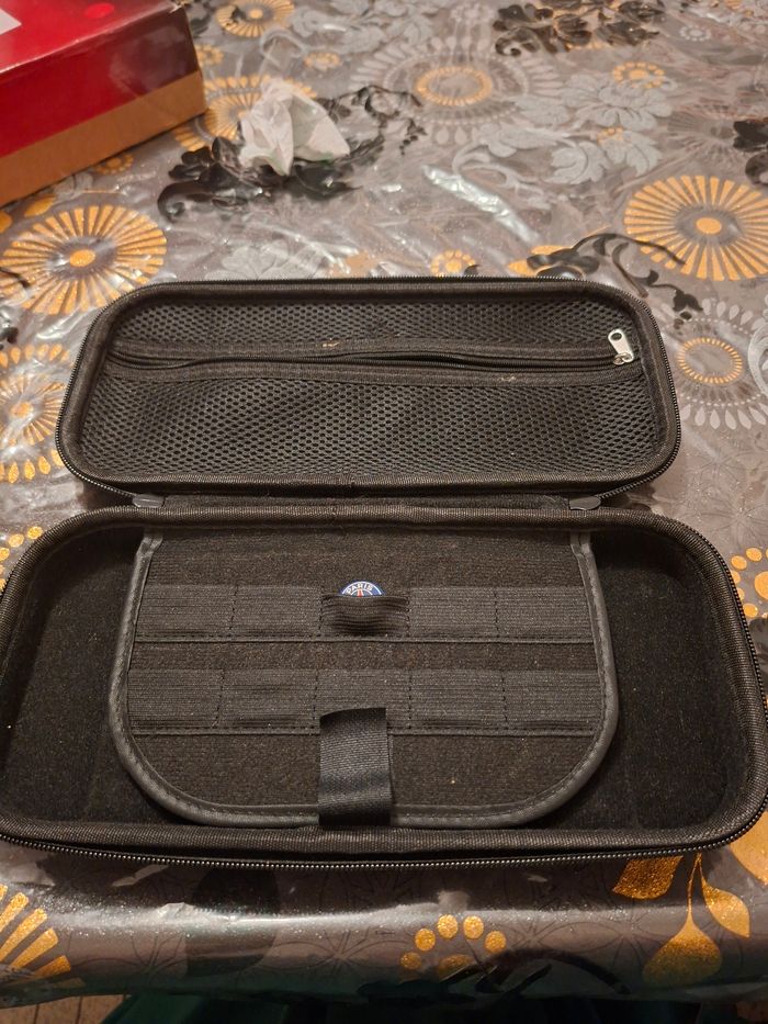 Pochette pour nintendo switch noir  neuf prix 10 euro - photo numéro 3