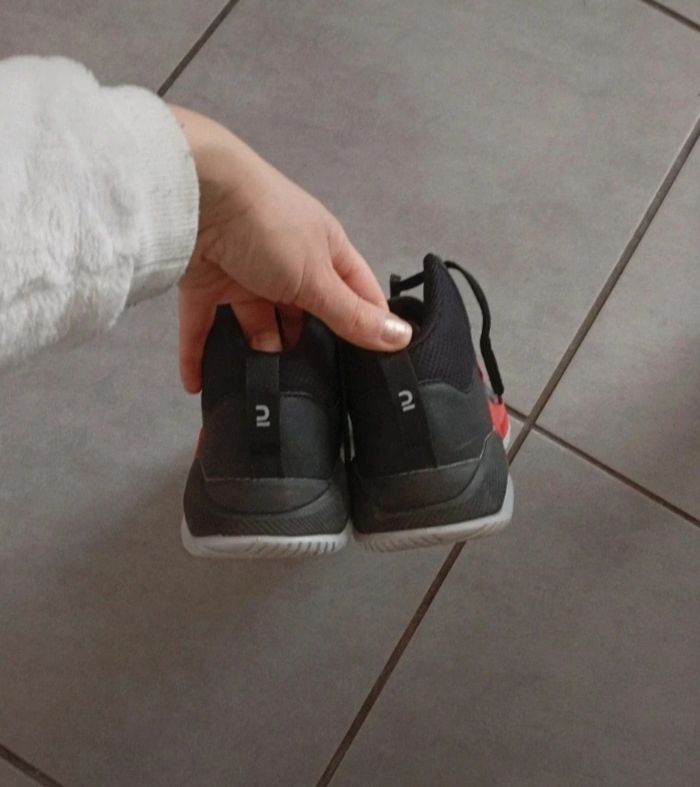 Chaussure de basket taille42 - photo numéro 4