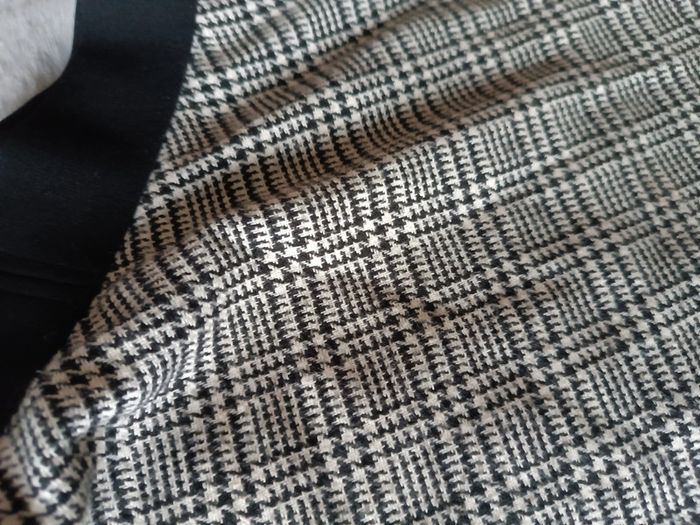 Jupe noir et blanche petit carreaux 6/7 ans - photo numéro 7