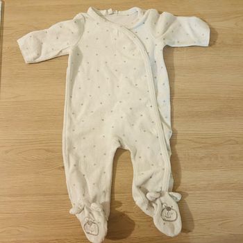 Vend pyjama taille 1 mois